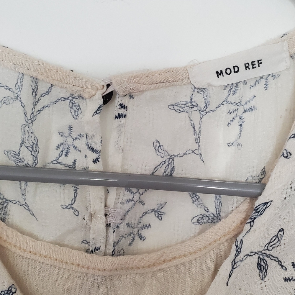 High-Low Linen Top - Picture 2 of 3